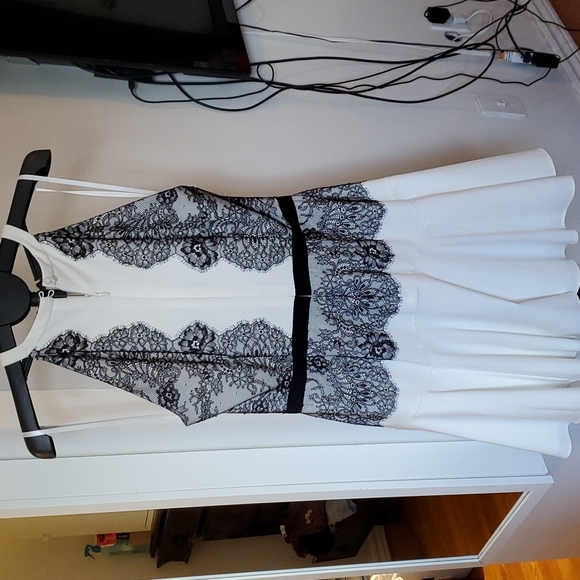 Bcbg dress ivory and black with lace. New si Size 12 - Picture 2 of 4